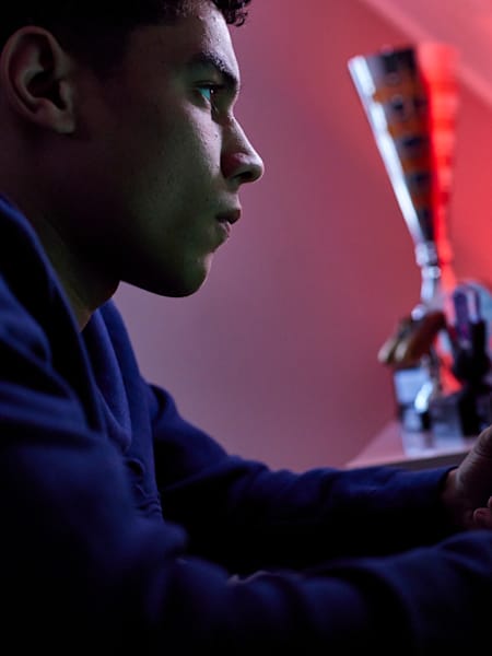 In 2023, Levi De Weerd engrossed in playing FIFA at Apeldoorn.