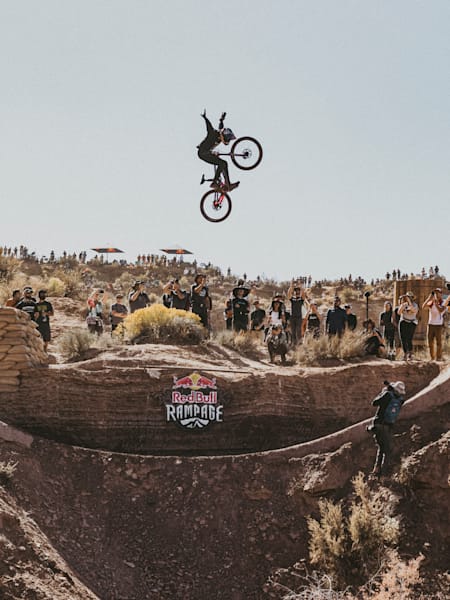 Томас Генон на Red Bull Rampage в г. Вирджин, штат Юта, США, 25 октября 2019 г.