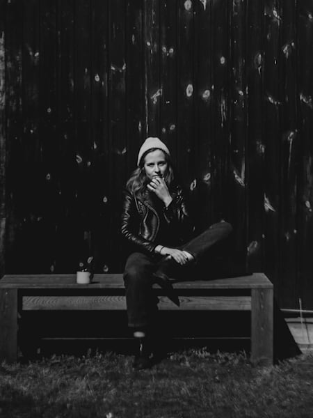 Hania Rani w sesji do płyty "Esja"