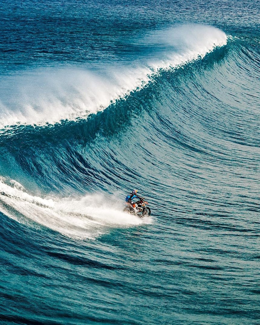 motorbike surfing