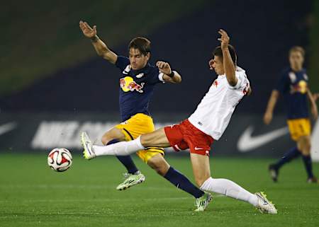 Jonatan Soriano (RBS) and Matt Miazga (RB Leipzig) in 2015