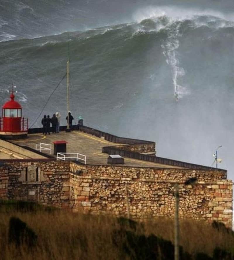 History of surfing at Nazaré: The origins and evolution