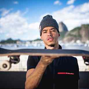 L7NNON no Red Bull Rio Conquest na areia da Praia de Botafogo Rio de Janeiro