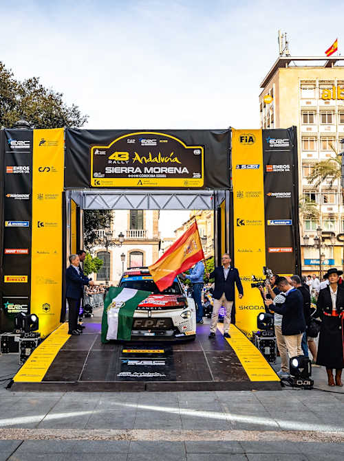 Córdoba ceremonial start attracted thousands of fans