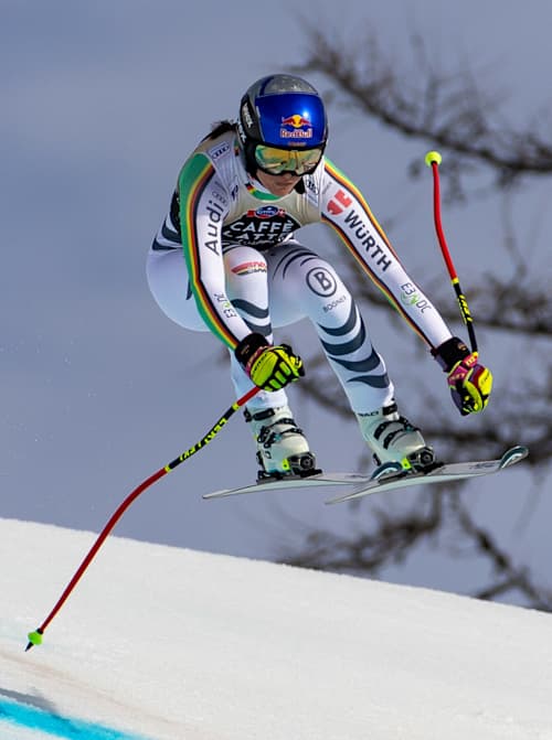 Emma Aicher in Aktion beim FIS Alpinen Skiweltcup am Mont Lachaux in Crans Montana, Schweiz am 15. Februar 2024.