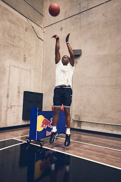 Wirf einen Blick hinter die Kulissen und erfahre mehr über eine der schillerndsten Figuren in der Welt der NBA - Chris Matthews, auch bekannt als Lethal Shooter.