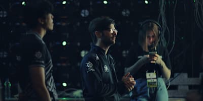 Sébastien 'Ceb' Debs, standing backstage, prepares to play for OG.