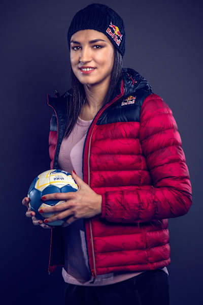 Considerată cea mai bună jucătoare de handbal din lume, Cristina Neagu a intrat în familia celor peste 800 de sportivi Red Bull din întreaga lume.