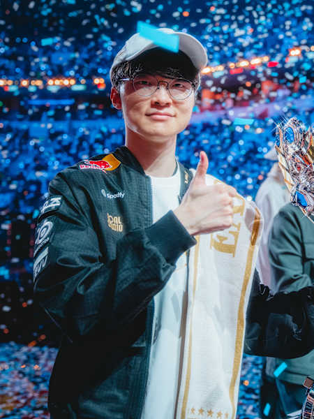 Faker of T1 celebrates onstage after being crowned champions at League of Legends Worlds 2025 Finals on November 08, 2025 in Chengdu, China.
