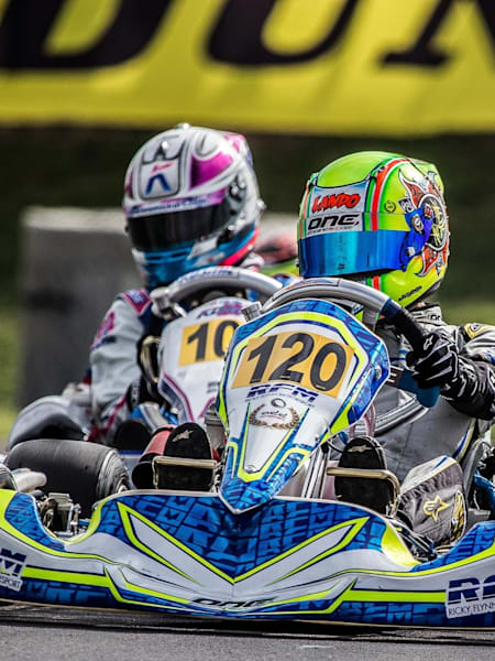 Finde heraus, wie du mit dem Kartfahren beginnst.