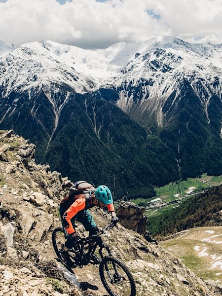 dmr pedals V11 Mountainbike Schliersee - Neuhaus Beanie & Gloves providing a huge platform Wheel Size:27.5 INCH