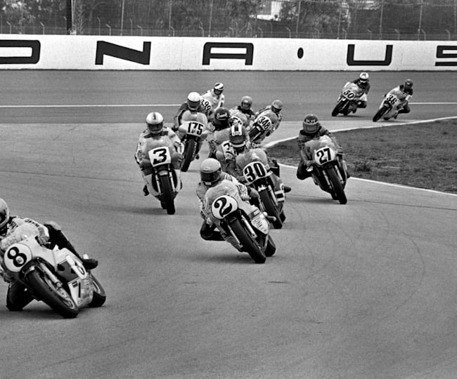 Motogp ライディングスタイルの進化 Motogp ライディングスタイルの進化