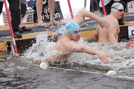 The winter swimming championship in 2014 in Rovaniemi. Igor Lukin