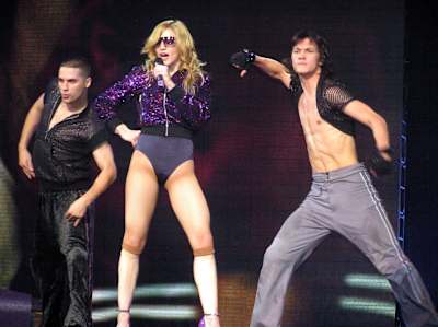 Daniel Cloud en Confessions on a dance floor, junto a Madonna.