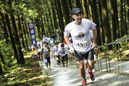 Beim Treppenlaufen wirst du fit.