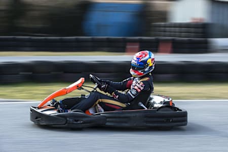 Max Verstappen en un kart.