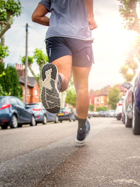 Un coureur lors d'une séance de running.