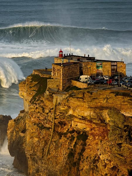 Die Brachialgewalt des Meeres in Nazaré