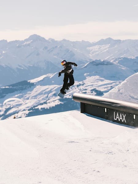 Luke Winkelmann performing at the Laax Open 2020 Slopestyle Finals in Laax, Switzerland on January 17, 2020