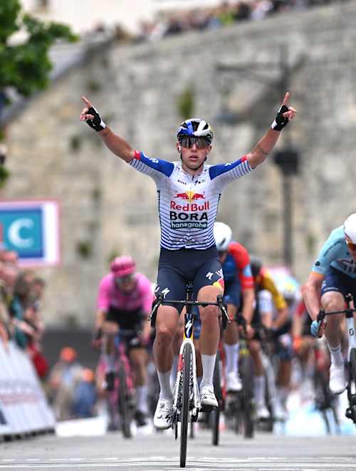 Laurence Pithie wins the Dunkerque opener.