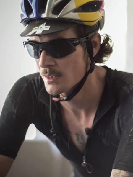 Patrick Seabase a franchis 5 cols mythiques des Pyrénées en fixie !