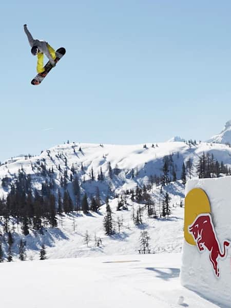 Best snowboard & freeski action of Springbattle 2016