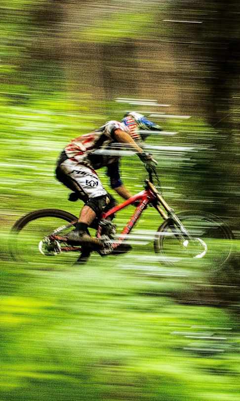 Le pilote de VTT de descente Brook Macdonald du team Trek World Racing.