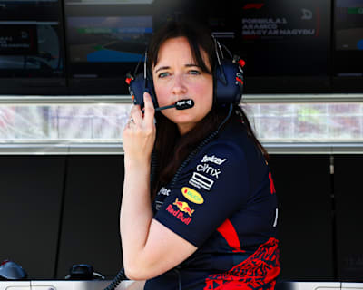 Hannah Schmitz, Principal Strategy Engineer bei Oracle Red Bull Racing, beim Großen Preis von Ungarn.  