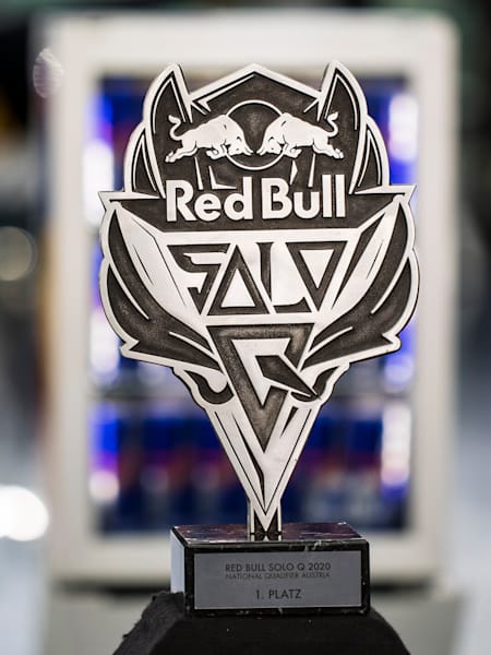 Una imagen del trofeo Red Bull Solo Q.