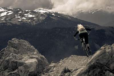 Le Whistler Bike Park au Canada est probablement le meilleur au monde en matière de VTT descente.