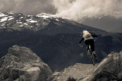 Le Whistler Bike Park au Canada est probablement le meilleur au monde en matière de VTT descente.