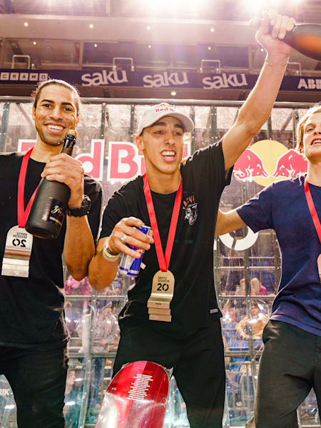 Ke'Chaud Johnson, Danny León and Tyler Edtmayer share the spoils at Simple Session 20.