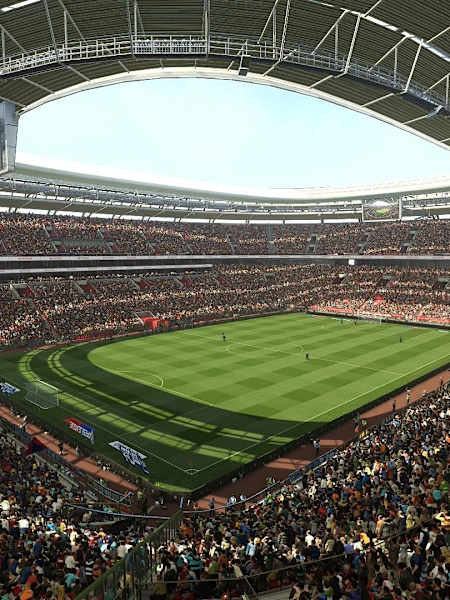 Pro Evolution Soccer 2018 da Konami.