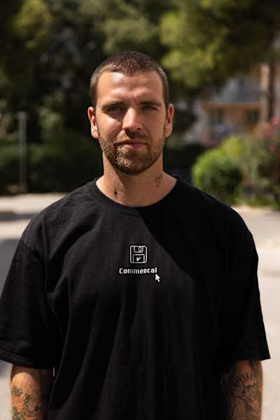 Retrato del rider Tomas Lemoine.
