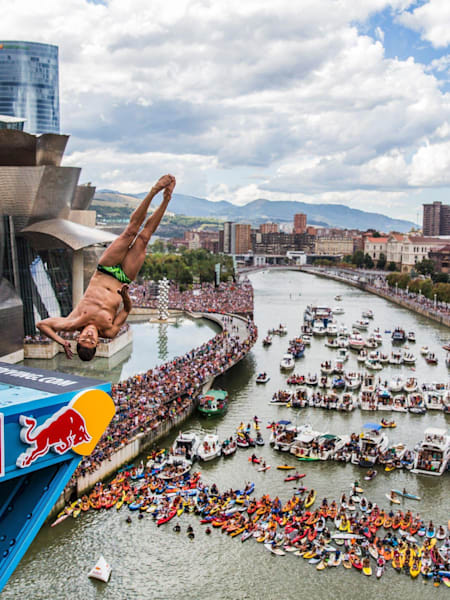 La ría del Nervión, el mejor palco del Red Bull Cliff Diving de Bilbao