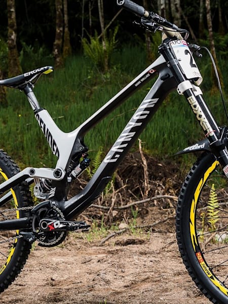 A view of Mark Wallace's Canyon Sender CF MTB during Fort William DH World Cup on June 1, 2017