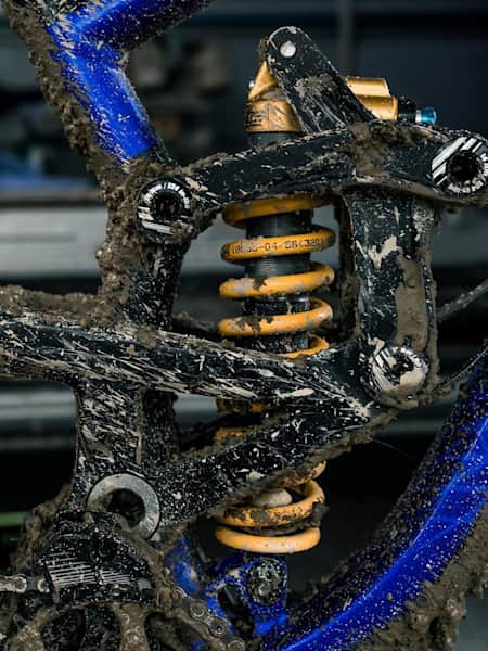 Mountain bike with ohlins suspension best sale