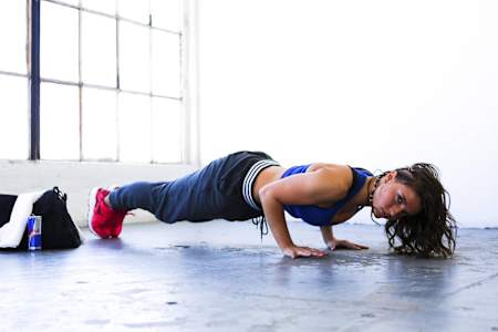 Prancha isométrica tríceps, Jade Chynoweth