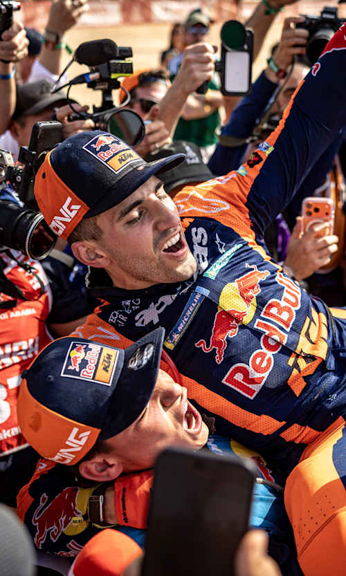 Luciano Benavides at the finish line of the Dakar 2026 on January 17, 2026 Yanbu, Saudi Arabia 