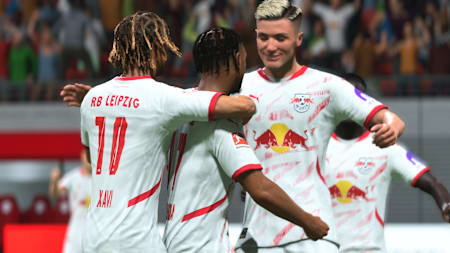 Les joueurs de l'équipe de football RB Leipzig célèbrent dans le jeu EA Sports FC 25.