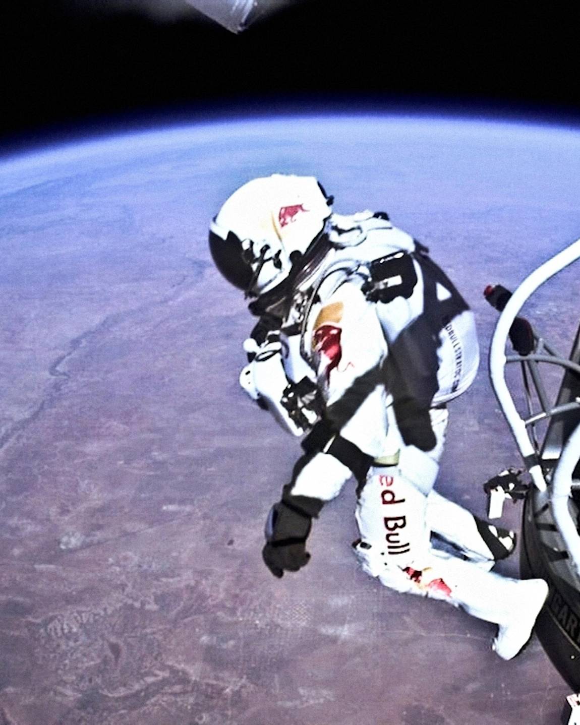 Felix Baumgartner S Space Jump Rare 10 Minute Footage
