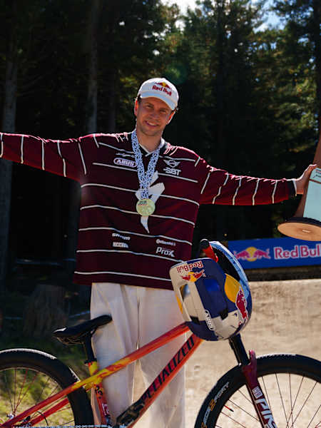 Dawid Godziek ze złotym medalem na Crankowrx Rotorua 