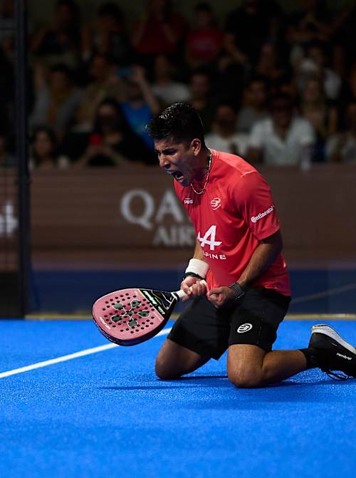 Federico Chingotto celebrates his thrilling victory at the Asuncion Premier Padel P2 in Paraguay on May 25, 2025, energising the crowd with passion
