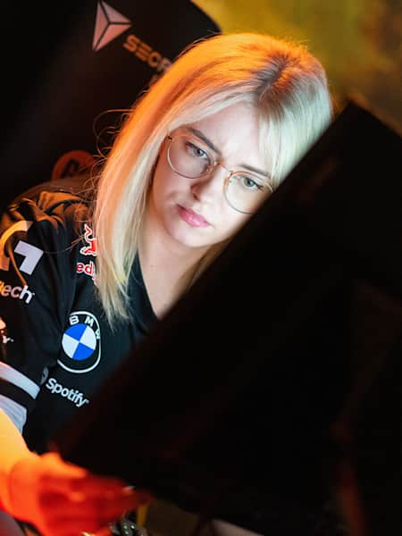 Michaela 'mimi' Lintrup of G2 Gozen concentrates on a VALORANT match.