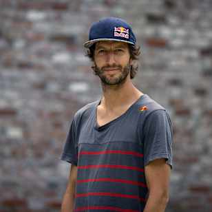 Skydiver Max Manow
