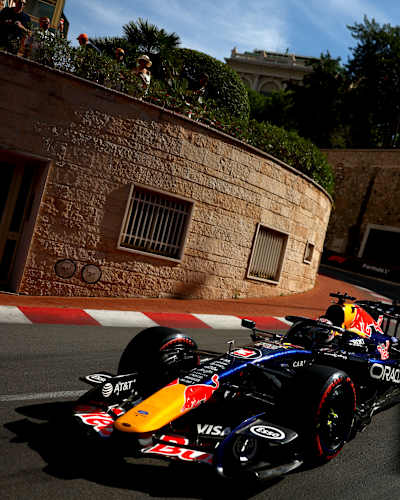 Max Verstappen am Steuer des RB22 während des Qualifyings vor dem F1-Grand-Prix von Monaco auf dem Circuit de Monaco im Juni 2026.