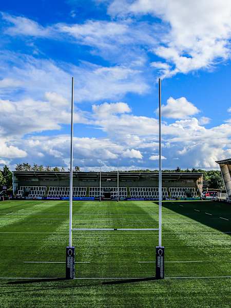 KINGSTON PARK STADIUM