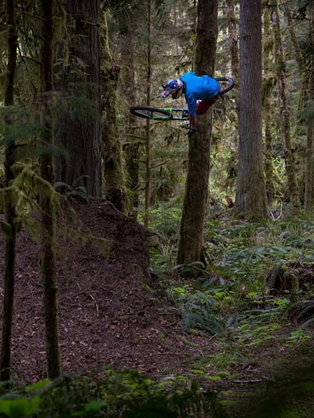 Darren Berrecloth puts in work on an unconventional hip.