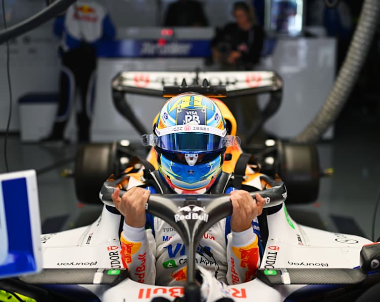 arvid-lindblad-race-suit-