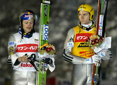 Adam Malysz i Janne Ahonen na postolju u Hakubi, Japan, 2003.